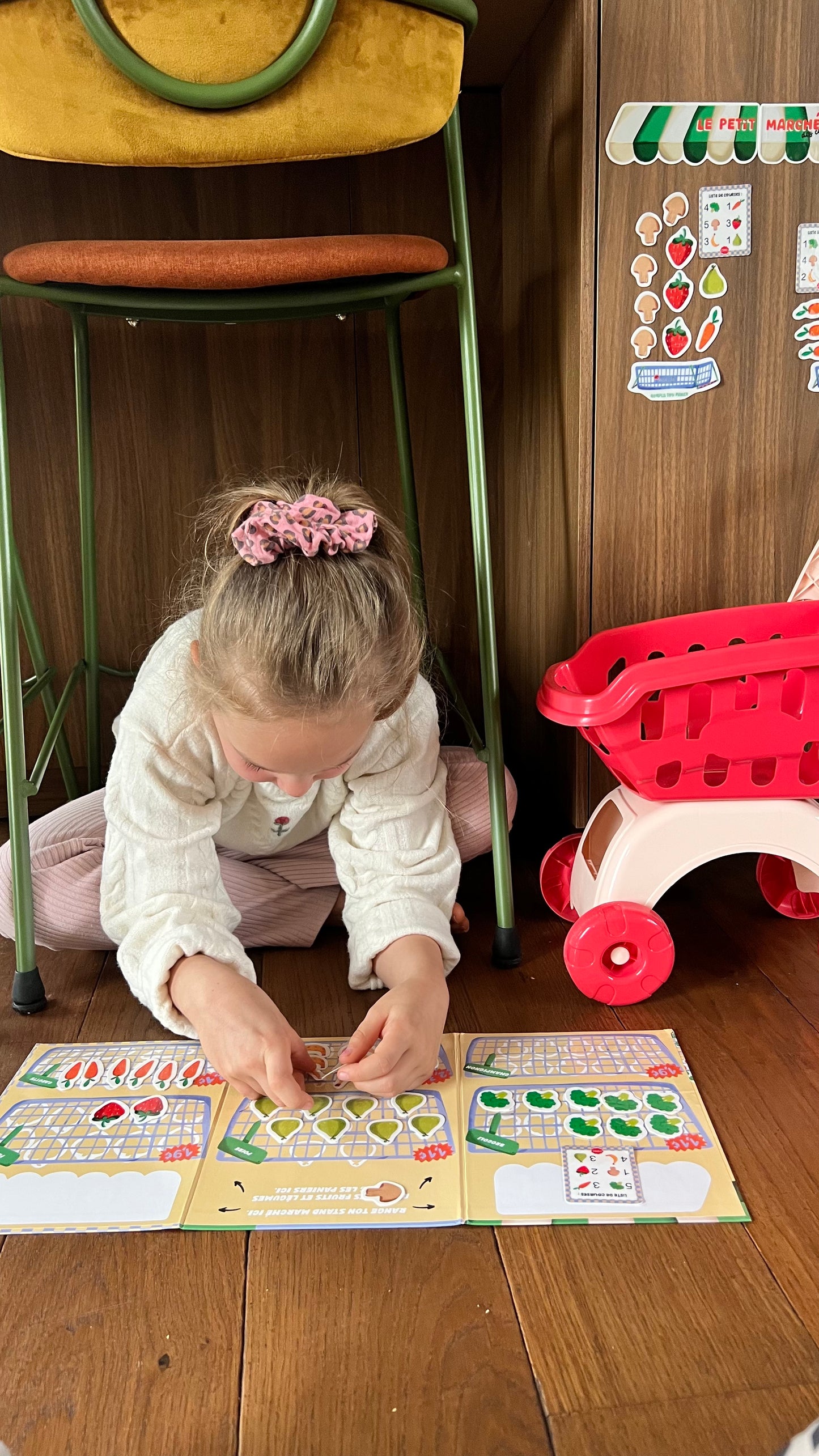 Jeu de stickers repositionnables à l'infini - Le Marché